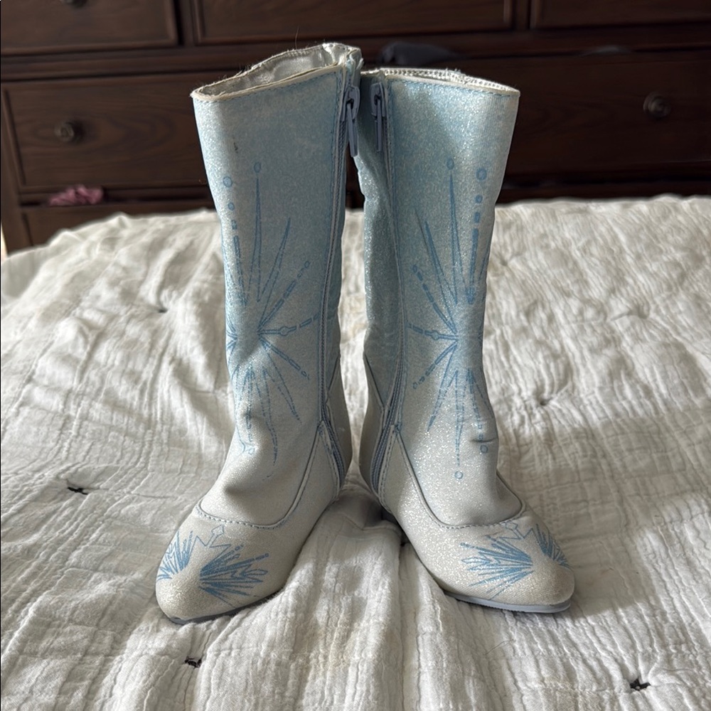 Disney Elsa Glittery Blue and White Winter Boots
